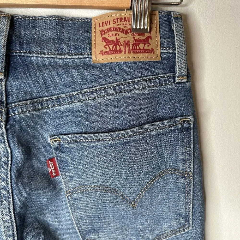 Levis Jeans Womens 724 High Rise Straight Crop Blue Stretch Denim Distressed 25‎